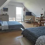 Przyjazny *